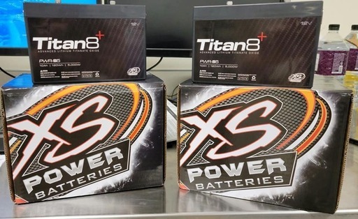 XS Power Titan 8 リチウム 電池