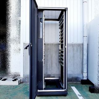 山口)下松市より 富士通 システムラック サーバーラック 40Uラック　BIZHA05H 山口)下松市より 富士通 システムラック サーバーラック 40Uラック