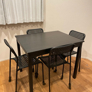 IKEA ダイニングセット（黒）　テーブル＋椅子×4