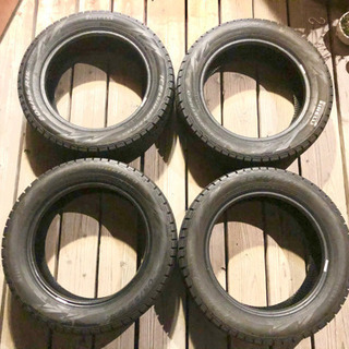 バリ溝!!と言うか新品? 17年製 205/55R16 ピレリ アイスアシンメトリコ