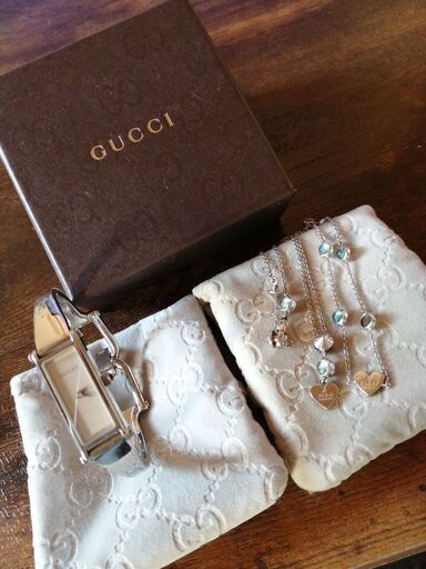 GUCCI ブルートバーズのネックレス/ブレスレット GUCCI 時計