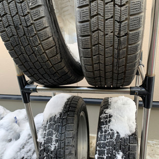 スタッドレスタイヤ (195 65 R 15 )