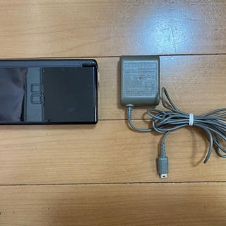 任天堂　DS Lite 充電器付き　ソフト7本セット