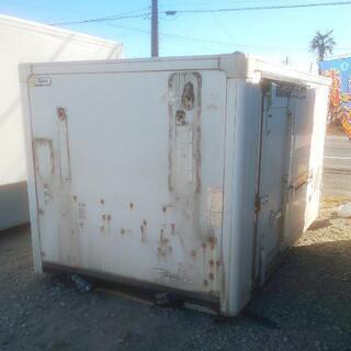 【値下げしました】【鍵穴付きで南京錠使用可】【横スライド扉付き】【3t車でも配送可】保冷コンテナ 長さ約305cm×幅173cm×高さ170cmくらい 匝瑳市発 配送可  No.30110 値下げしました】【鍵穴付きで南京錠使用可】【横スライド扉付き】【3t