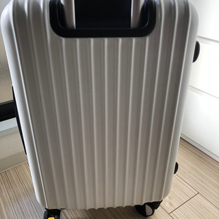 スーツケース　ホワイト　軽量　TSAロック