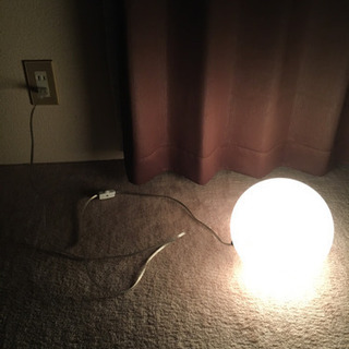 テーブルランプ　ボール型　間接照明