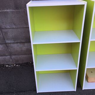 カラーボックス 黄緑 3個有り 1個の金額です 本棚