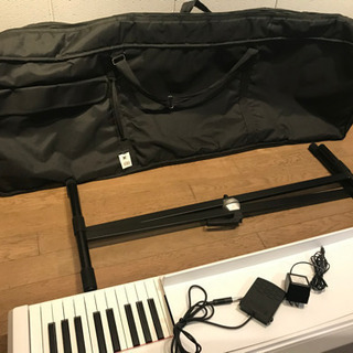 美品】ポータブル電子ピアノ Yamaha P-105WH 折畳みスタンド、ソフト 