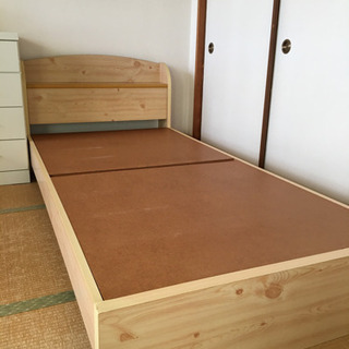 木製シングルベッド　フレームのみ