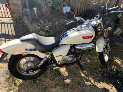 ホンダ　マグナ50
