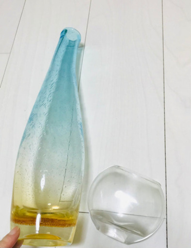 ガラス製　花瓶（大と小）フラワーベイズ　セット