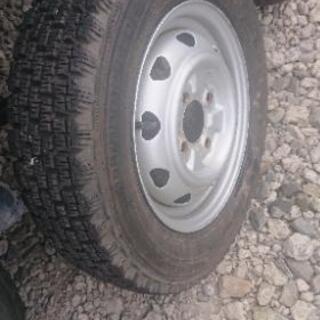 車のパーツ 値下げ!135/80R12 スタッドレスタイヤ、ホイールセット