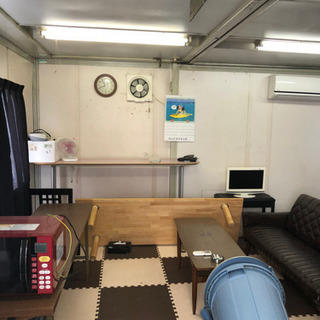 プレハブ小屋