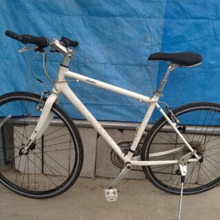 GIANT ESCAPE R3 700C アルミ 24速 465mmクロスバイク GIANT ESCAPE R3 700C アルミ 24速 465mmクロスバイク GIANT ESCAPE R3