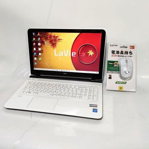 ノートパソコン譲ります。2015年モデル  新品SSD240G使用 メモリ4GB 人気の白 最新OS Windows10 NEC NS150/A Office/iTunes/HDMI/テンキー