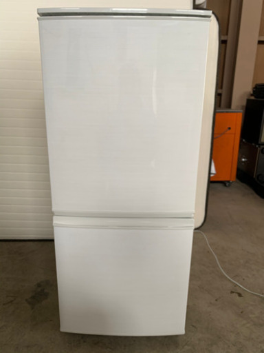 s0111-13 SHARP ノンフロン冷凍冷蔵庫　SJ-D14C-W 137L 2017年製