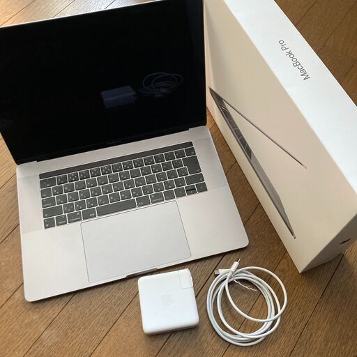 MacBook Pro 2018モデル15インチ（TouchBarモデル）