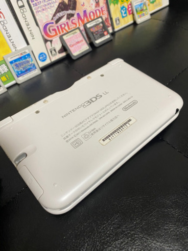 3DSLL ホワイト カセット 充電器付き