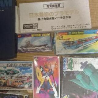 昔のプラモデル、ソフビ、ヒーローもの、手塚治虫の初版マンガ等まとめて買い取ってくれる方いらっしゃいませんか？ 昔のプラモデル、ソフビ、ヒーローもの、手塚治虫の初版マンガ等まとめ