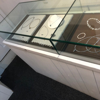 価格相談　ジュエリーショーケース　定価100万