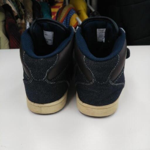 Vans キッズシューズ 19cm ハイカットスニーカー デニム生地 きっずえんじぇる平塚 平塚のキッズ用品 子供用シューズ の中古あげます 譲ります ジモティーで不用品の処分