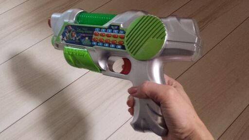 ディズニーランド購入バズの拳銃 ぺぺ 池袋のおもちゃ ヒーロー遊び の中古あげます 譲ります ジモティーで不用品の処分