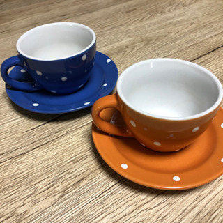 かわいいマグカップセット(ブルー・オレンジ)、受け皿付き