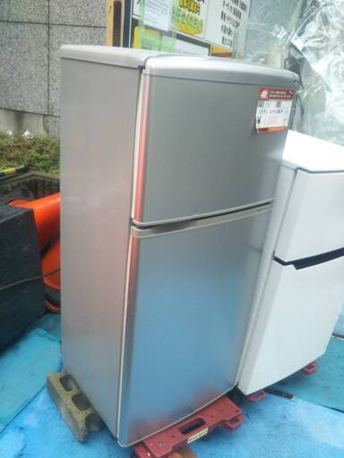 ☆中古 激安！！ AQUA　ノンフロン直冷式冷凍冷蔵庫　109L　AQR-111C(S)形　2014年製 KA001￥6800！！