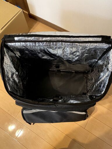 バッグ 【隠れウーバー限定】人気のロゴなしです。