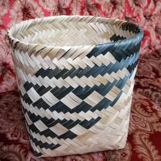 竹の皮織　デザインちり籠、鉢カバー