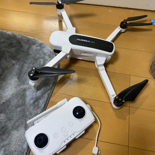 ドローン　Hubsan Zino 