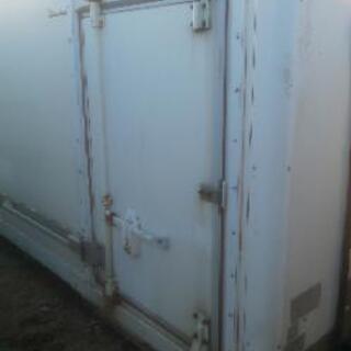 鍵付き】【正面は3枚扉】【両側にスライド扉付き】【3t車でも配送可