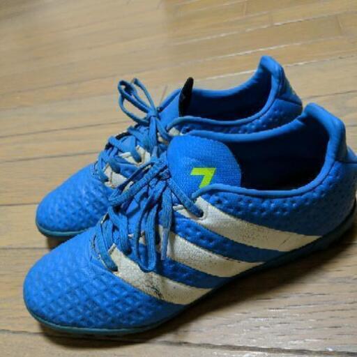 24 5センチ子供用サッカートレーニングシューズアディダス るい 寝屋川市のキッズ 用品 子供用シューズ の中古あげます 譲ります ジモティーで不用品の処分