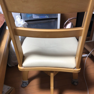 シンプルな椅子