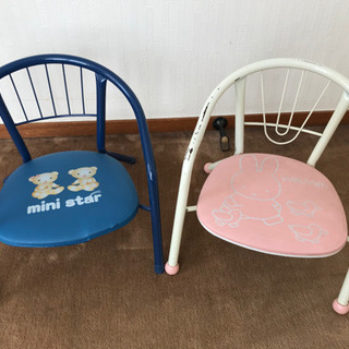 子供用パイプ椅子　2個