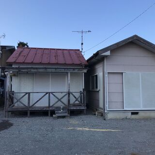 価格改定　35千円→25千円　現在リフォーム中。離れあり2棟一括です。