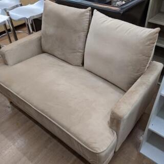 ?緊急事態宣言中最大13%OFF? 【展示品?美品】2人掛けソファ ベロア調 ベージュ色 幅115.5cm 定価・27990円?自社配送時?代引き可?※現金、クレジット、スマホ決済対応※