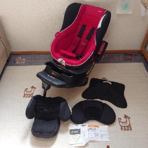 新生児から使えます♪ Combi チャイルドシート  取扱説明書付き♪