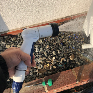 1tタンクとポンプで雨水を利用した水撒き設備