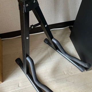 アコースティックギター(ブランド不明) ギターケース(CAHAYA) ギタースタンド(Luling) カポ(KYSER) チューナー(KORG) 