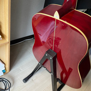 アコースティックギター(ブランド不明) ギターケース(CAHAYA) ギタースタンド(Luling) カポ(KYSER) チューナー(KORG) 