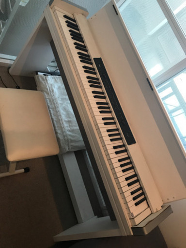 電子ピアノ