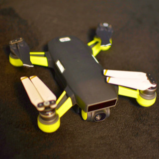 ドローン　おまけ多数　DJI SPARK