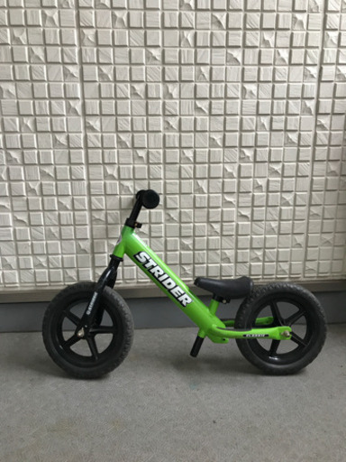 STRIDER ストライダー 12インチ スポーツモデル 緑 ストライダー