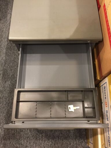 木製オフィス/書斎机と金属製引き出し/ロック付きファイリングキャビネット（セット）