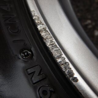 シュナイダー　15インチ　スタッドレス　ノア、VOXY、セレナ