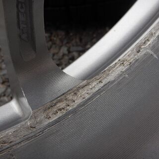 シュナイダー　15インチ　スタッドレス　ノア、VOXY、セレナ