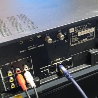 TOSHIBA　アナログメーター付き　S-VHSデッキ 　A-ES1