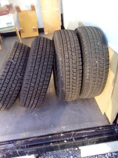 (調整中)最終値下げハイエース195/80R15  ホィール付きスタッドレスタイヤ