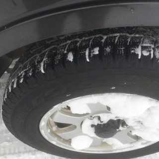 トーヨータイヤほぼ新品ジムニー用スタッドレスタイヤ